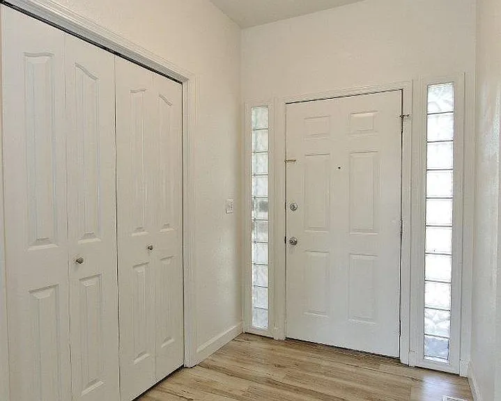 1334 N Gawaine Pl — Photo 3
