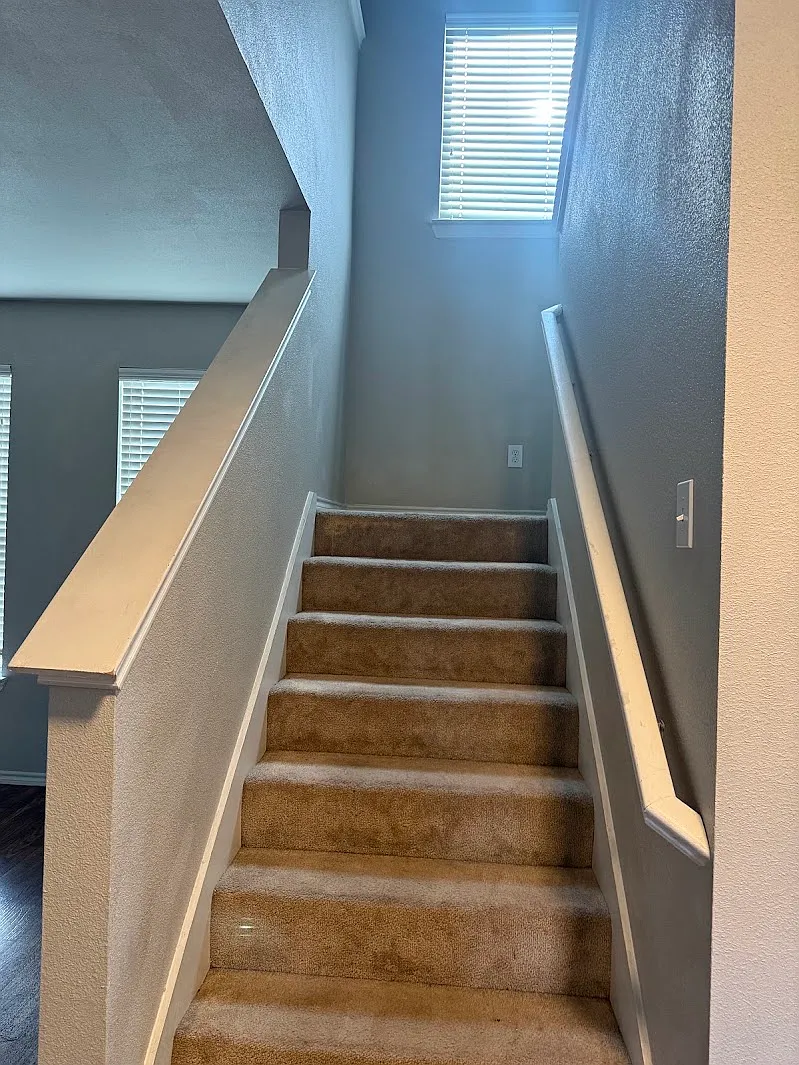 4 bed, 2305 sqft, $2,500 — Photo 4