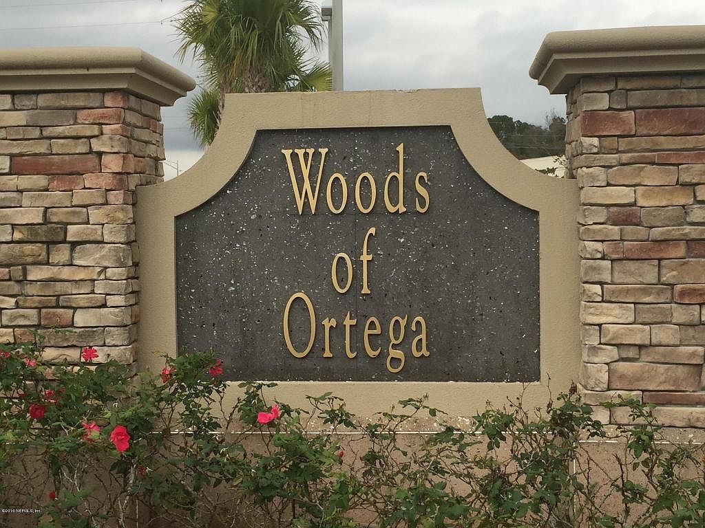 haruko-12 slam-dunk-haruko-akagi-statue-