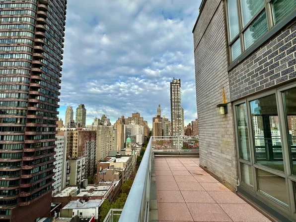 501 East 87th Street image 27 of 39