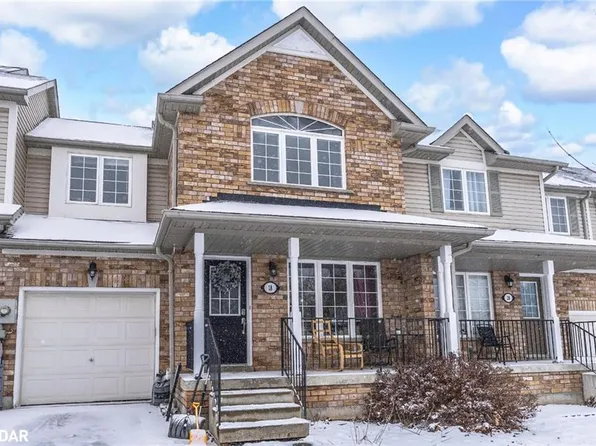 18 Bentley Cres, Barrie, ON L4N 0Z1