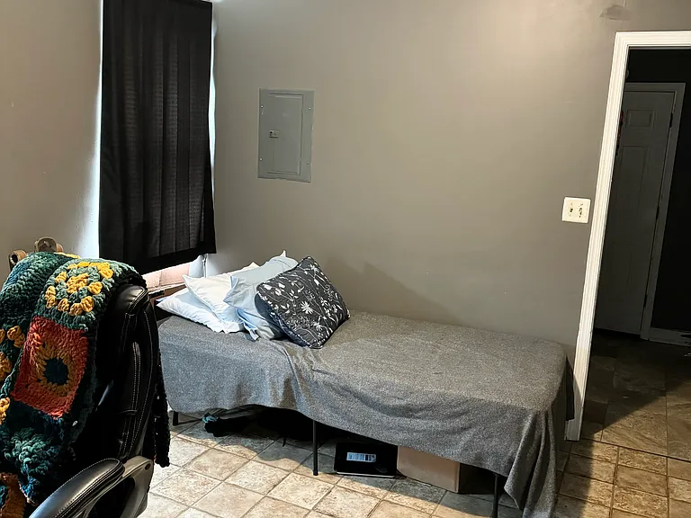 339 S 4th St #2R — Photo 4