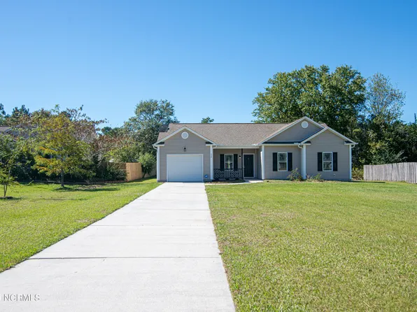 114 Boysenberry Fields Road, Maple Hill, NC 28454
