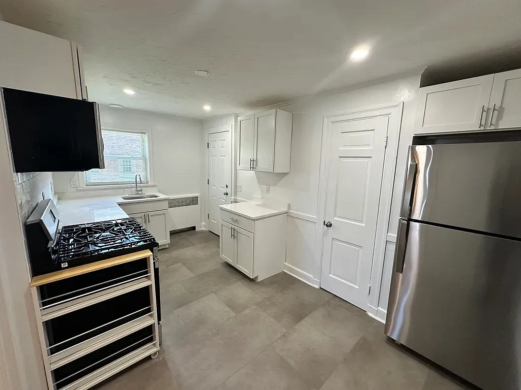 2 bed, 750 sqft, $2,650 — Photo 4