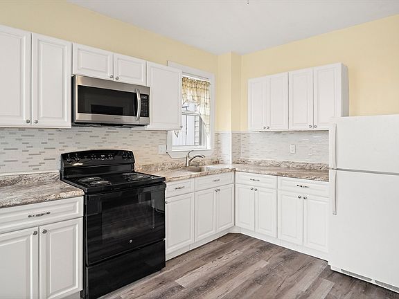 2nd image of 100 N Franklin St APT 1