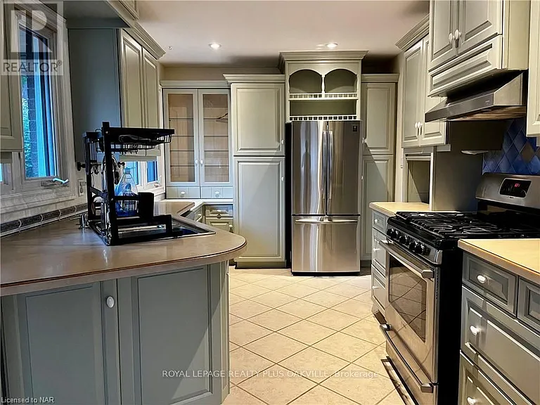 694 Niagara St #UPPER — Photo 7