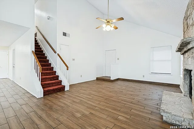 3 bed, 2.0 bath, 1421 sqft, $1,800 — Photo 3