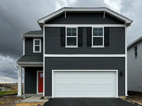1369 Grand Tetons Dr, Pingree Grove, IL 60140