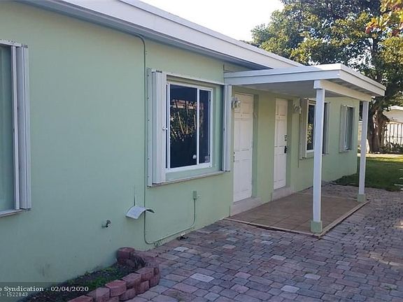 3rd image of 827 NE 22nd Dr