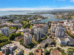 751 Fairfield Rd #2001, Victoria, BC V8W4A4