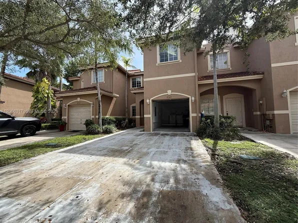 8564 SW 214th Way, Cutler Bay, FL 33189
