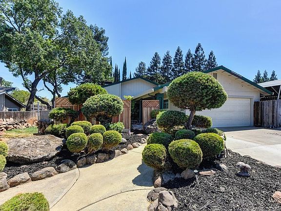 2nd image of 8934 Woodward Way