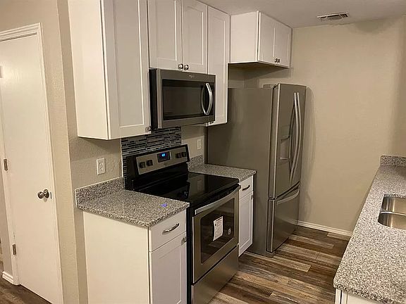 5th image of 575 Cherry Ln #575
