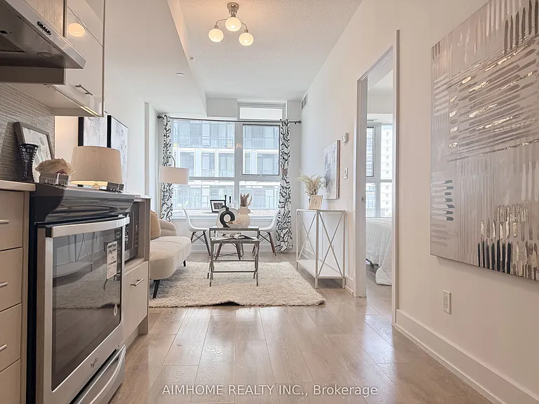 150 Fairview Mall Dr #504 — Photo 5