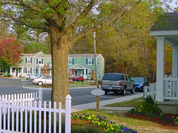 Woods at Yorktown Apartments, 2801 Old Williamsburg Rd #Fbce1abe3, Yorktown, VA 23690