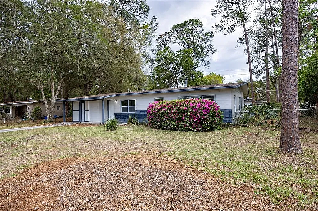 3 bed, 1295 sqft, $1,900 — Photo 3