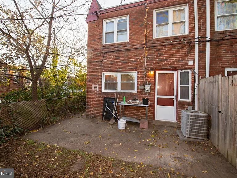 6021 N Norwood St — Photo 14