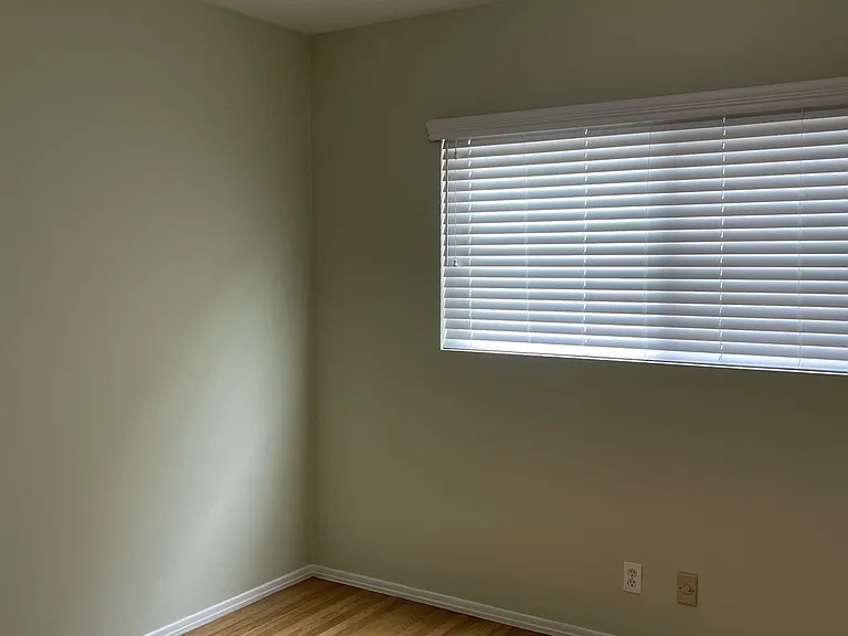 3355 Manning Ave #17 — Photo 6