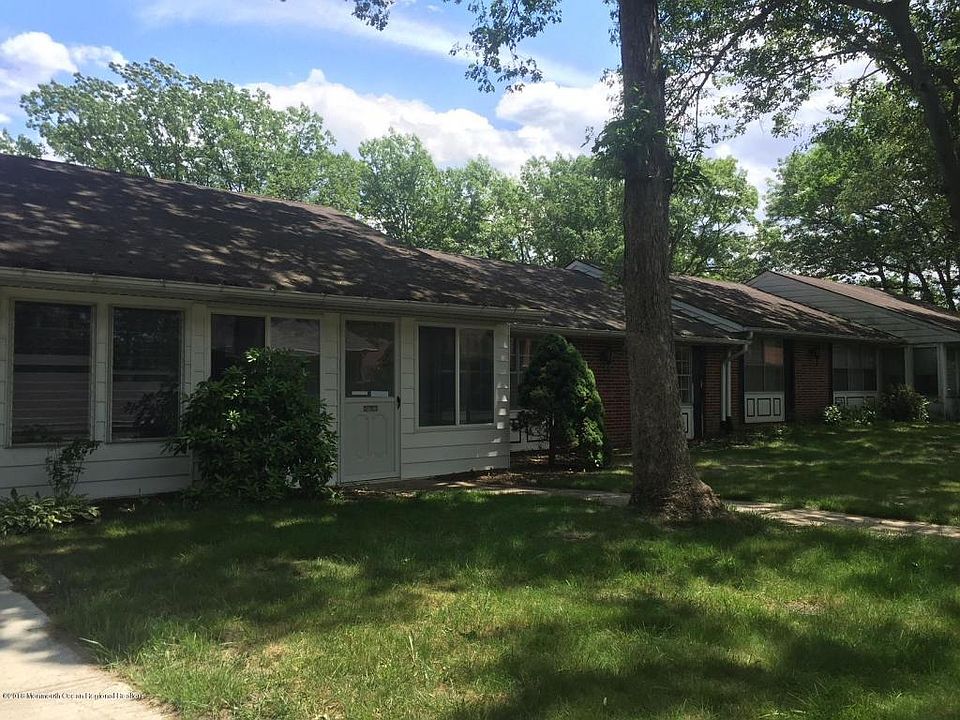 1st image of 262B Kingston Ct