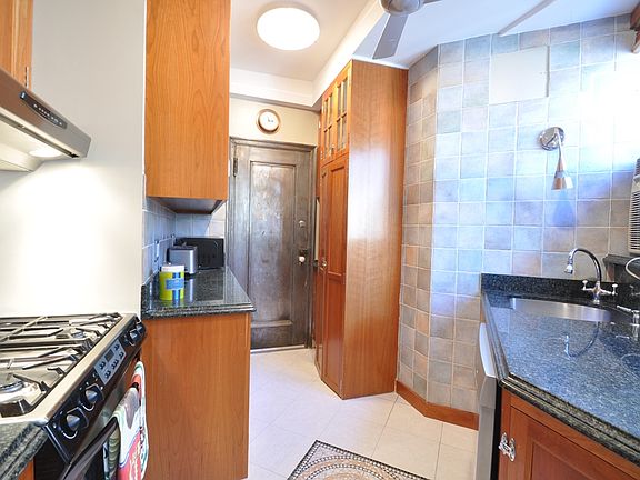 5th image of 38 E 85th St #12E
