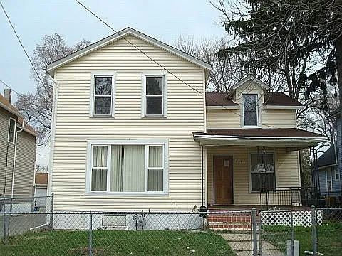 764 Spring St photo 1