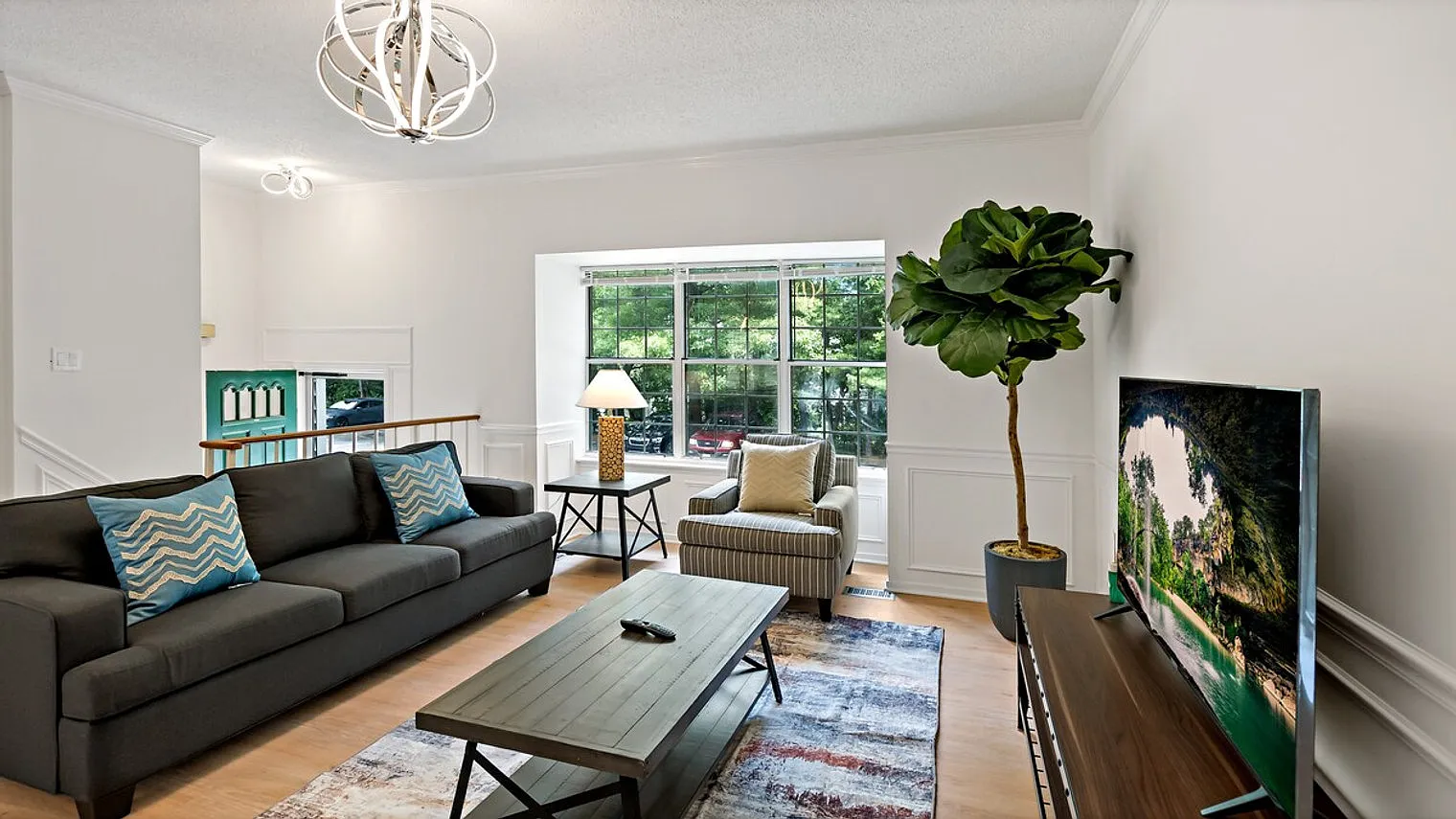 3 bed, 1.0 bath, $6,045 — Photo 4