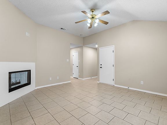 5th image of 1035 N Ravinia Dr