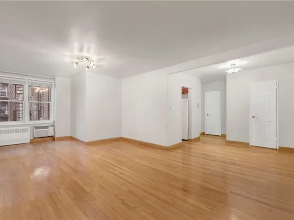 2665 Homecrest Avenue image 1 of 15