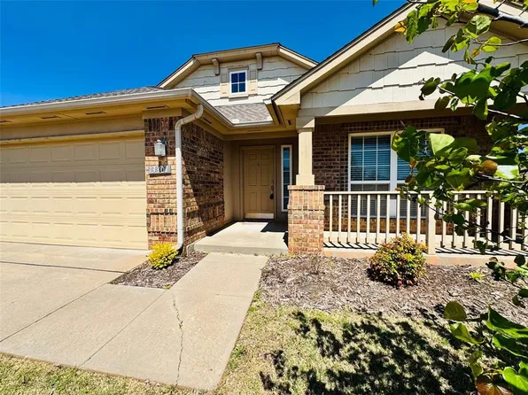 13301 SW 2nd St, Yukon, OK 73099