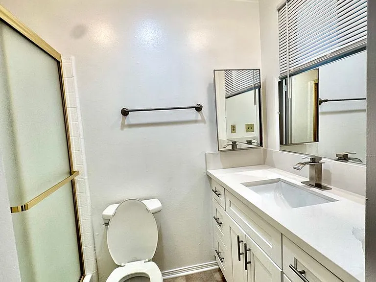 737 Center Pl — Photo 17