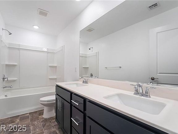 2nd image of 5745 Becklow Gardens Ave