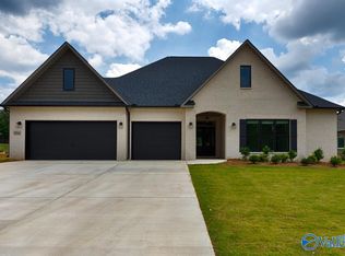 106 Tara Dr, Huntsville, AL 35811