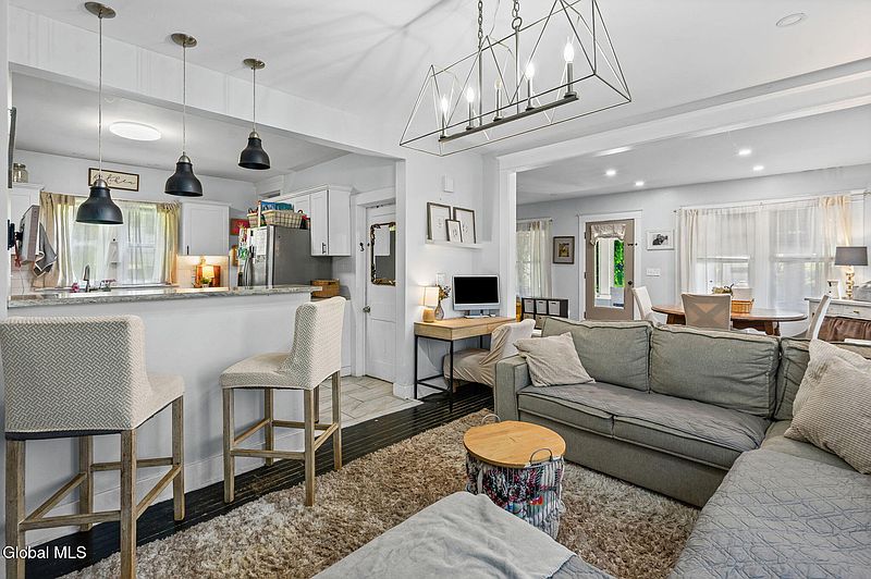 5th image of 36 Henrietta Street