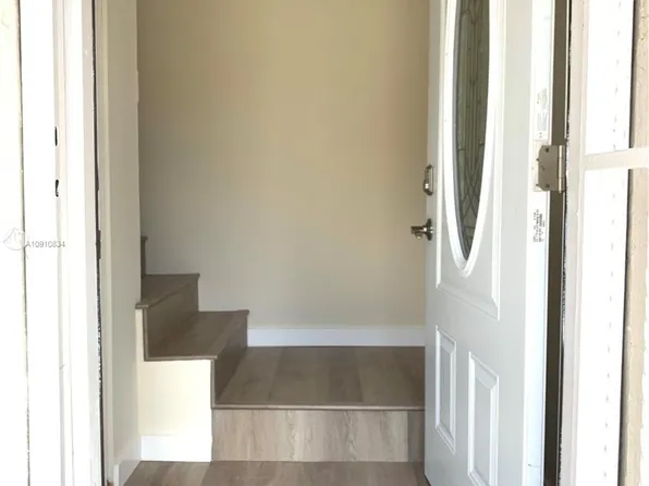 10231 Fontainebleau Blvd APT 201, Miami, FL 33172