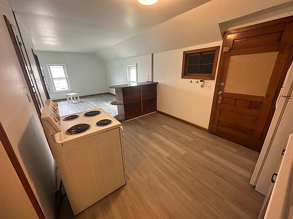 5th image of 94 Bouck St #3