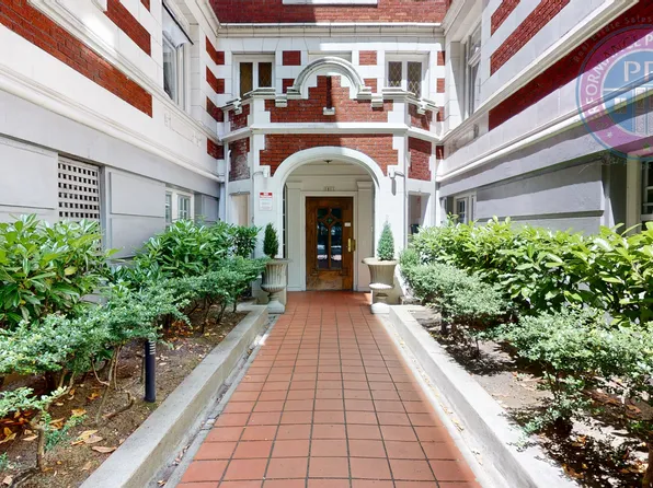 1811 NW Couch St APT 406, Portland, OR 97209