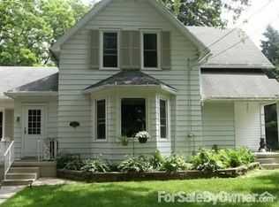 1716 Silver Creek Rd, Manitowoc, WI 54220