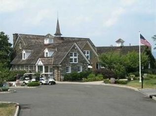 13 Pinehurst Cir, Monroe, NY 10950