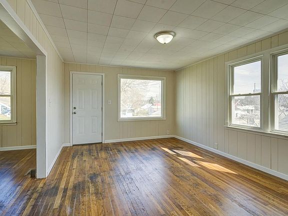 3rd image of 522 Fairview Ave