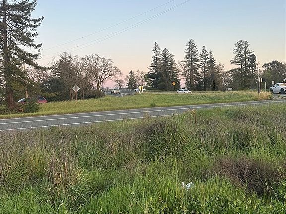 3rd image of 705 Shiloh Rd