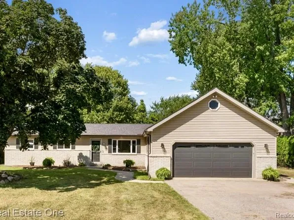 1457 Cambria Dr, Troy, MI 48085