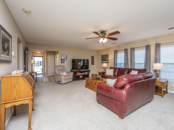 5th image of 155 Wildberry Ln