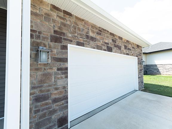 2nd image of 1016 E Ruby Creek Dr