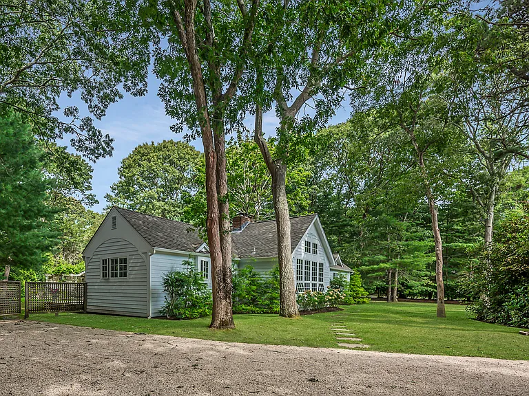 39 Roxbury Ln — Photo 10