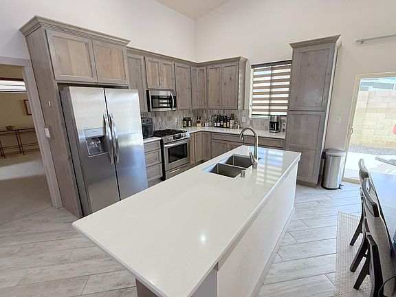 5th image of 18 Camel Rd