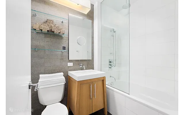 Rented by Douglas Elliman | media 36