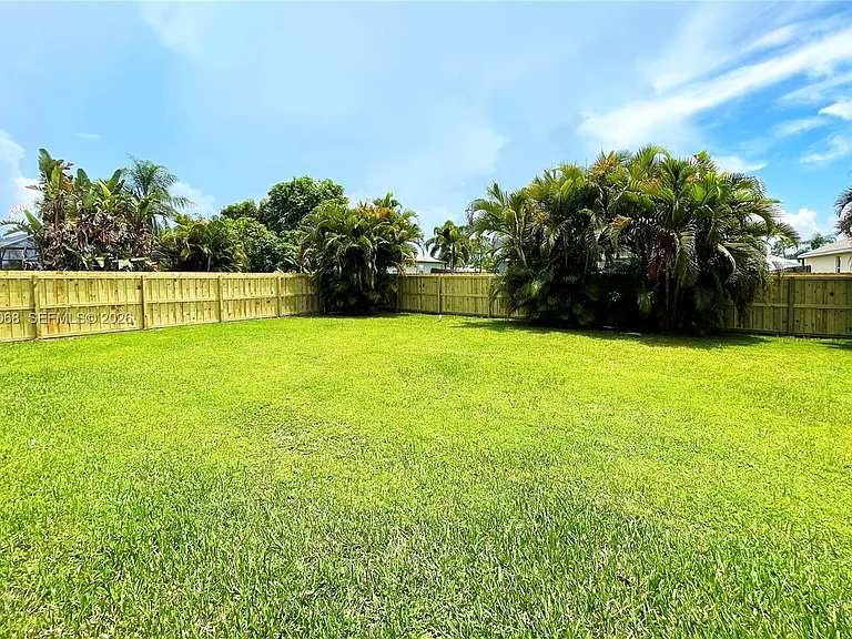 722 SE Thanksgiving Ave — Photo 30