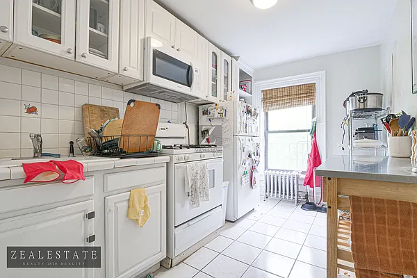 Rented by ZealEstate Group Inc | media 3