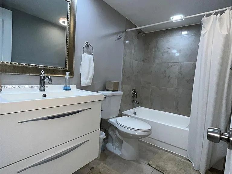 301 SE 3rd St #204 — Photo 13