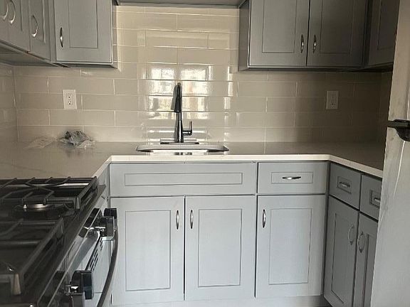 3rd image of 46 Ferry St